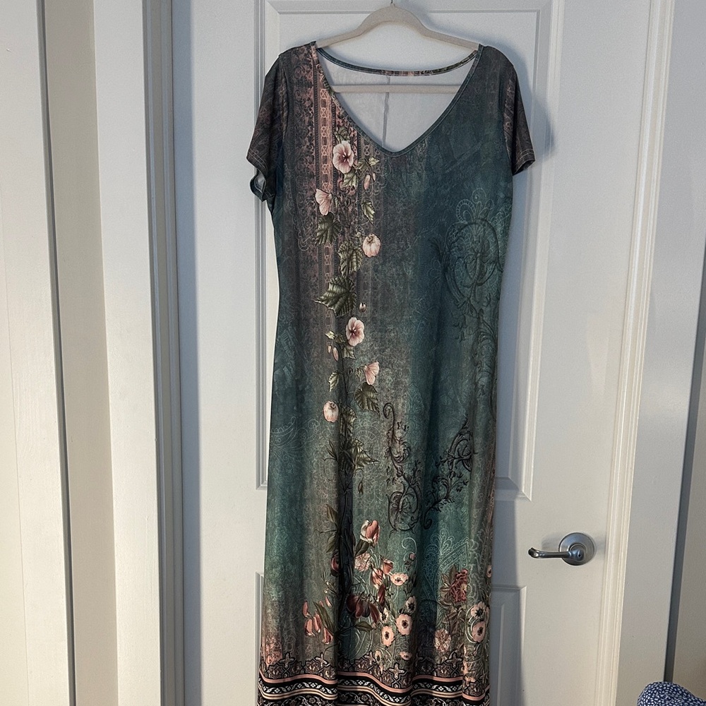 Chic Floral Midi Dress - Green and Pink